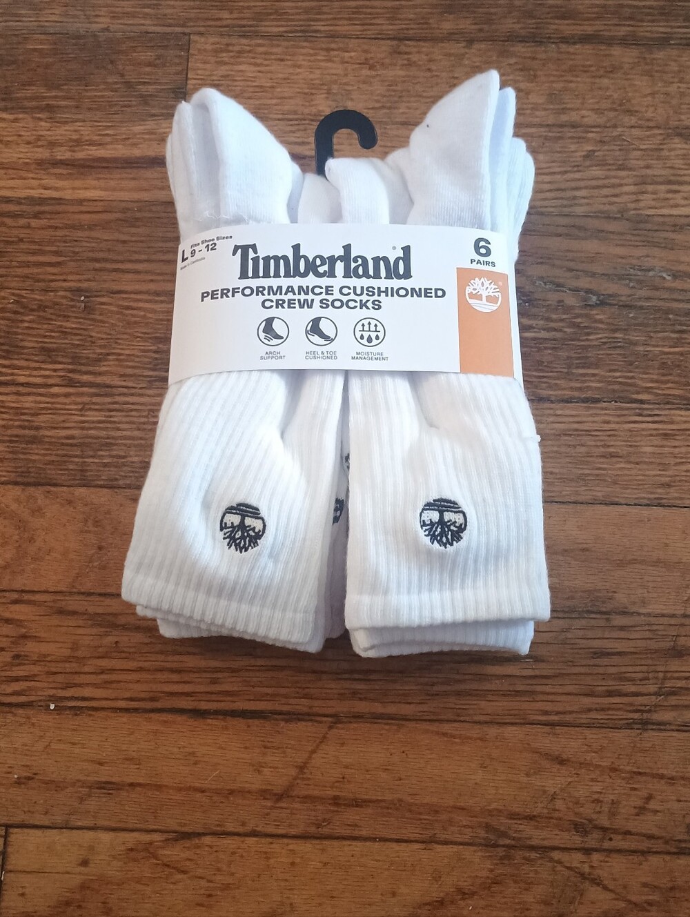 NWT Timberland White Crew Athletic Socks with Logo - 6 Pack